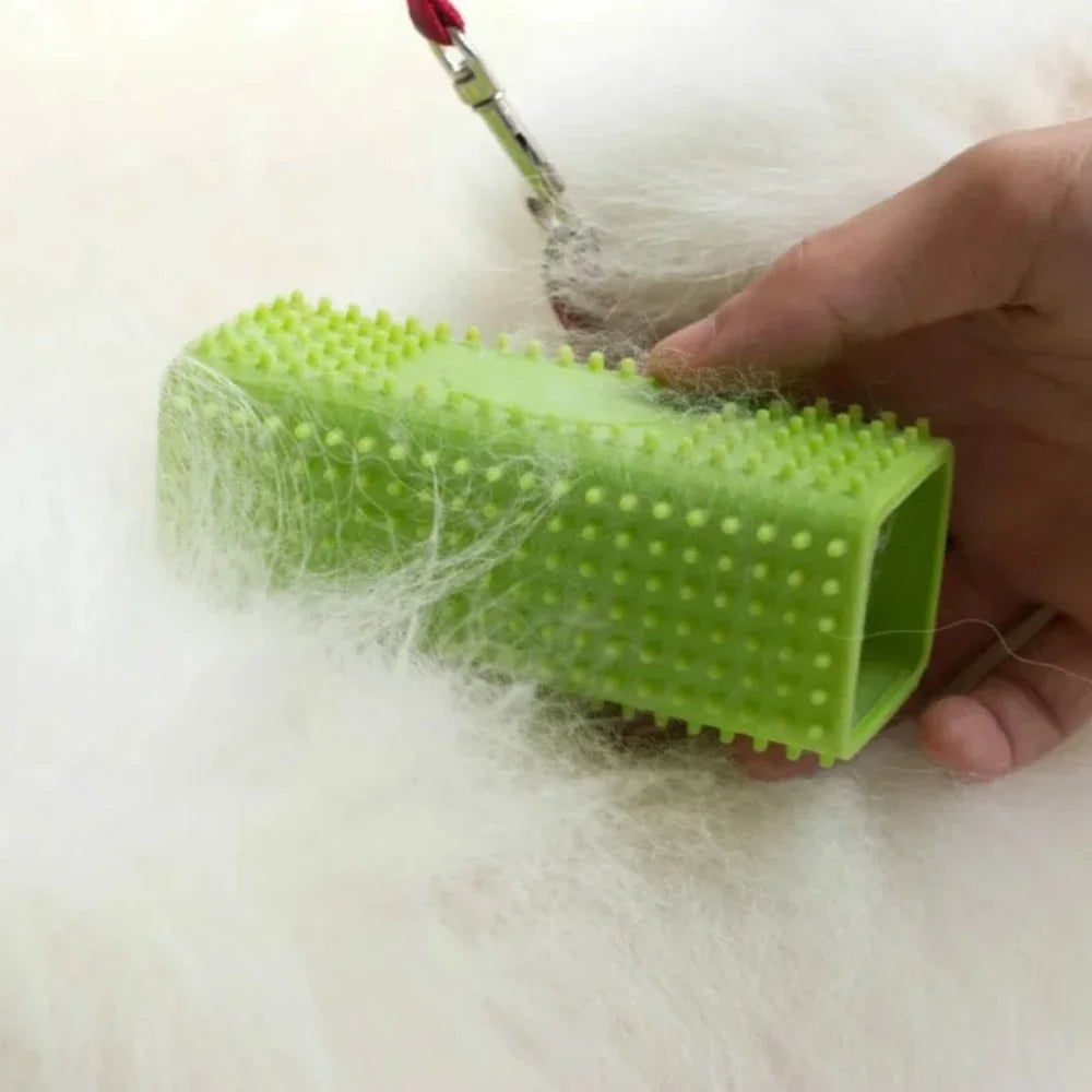 Brosse anti-poils silicone pour chien SAWAH - vue produit 2